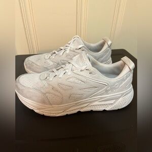 HOKA Clifton L Suede in Eggnog